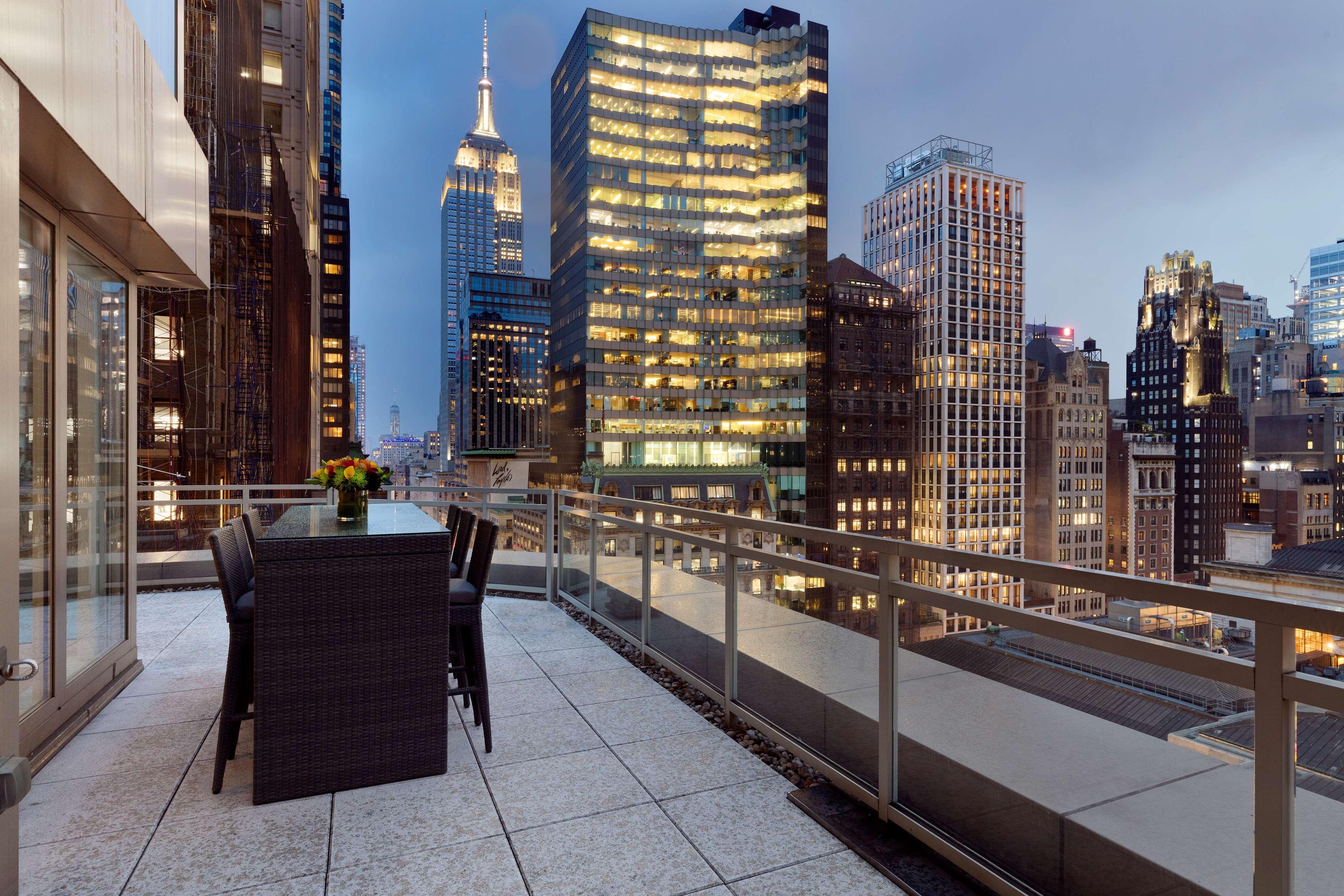 Andaz 5Th Avenue, By Hyatt Hotel New York Exterior photo